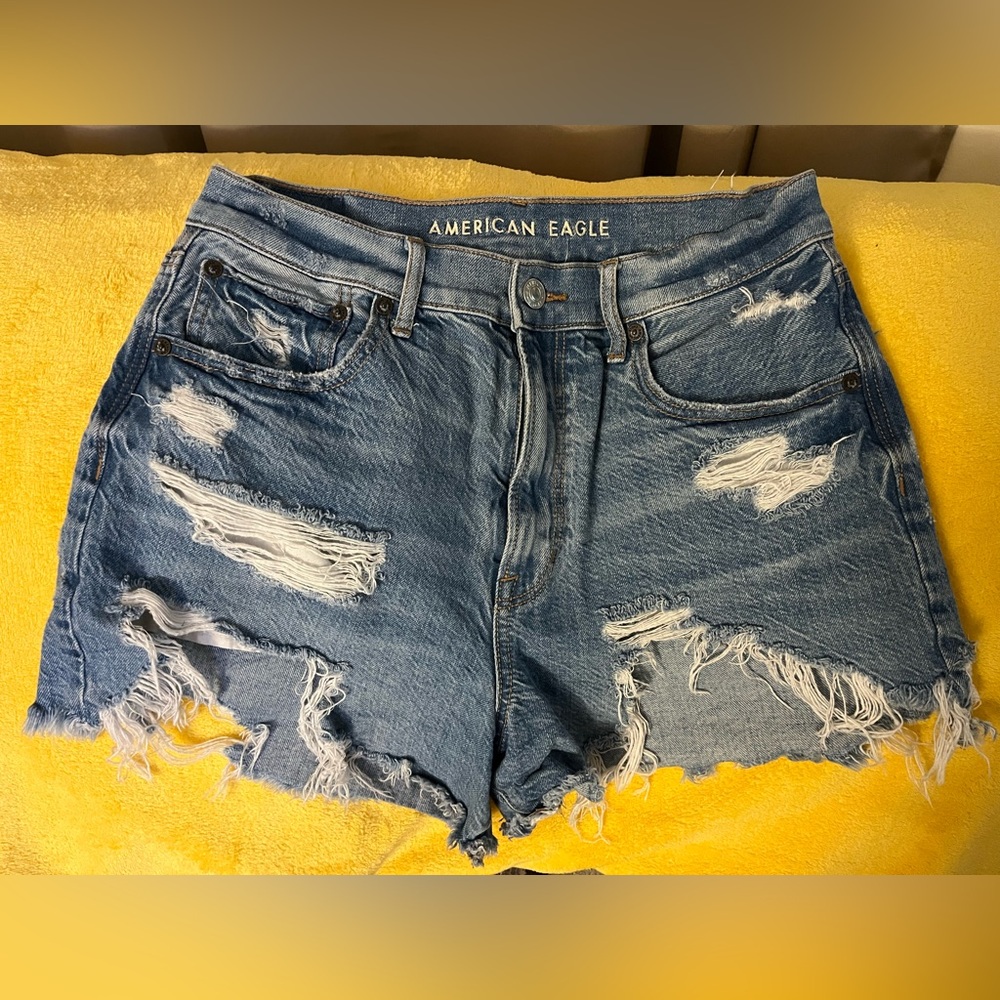 American Eagle blue jean shorts size 6
